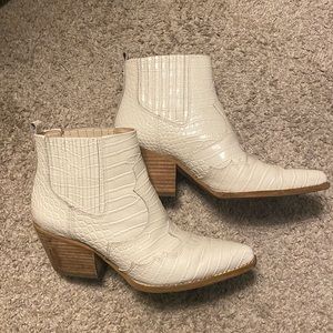 Sam Edelman Winona Boots in White size 7 1/2